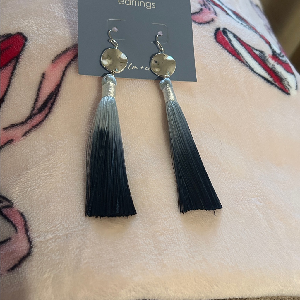 Hildie Jo Blue Ombre Tassel Earrings 25$